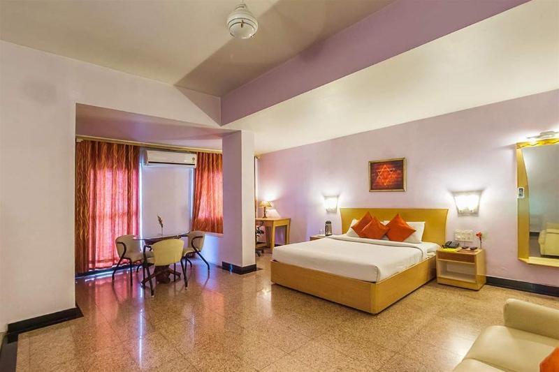 Hotel Mb International Palace Side Mysore Ngoại thất bức ảnh