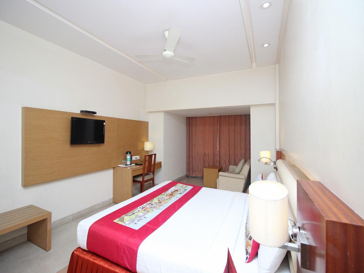Hotel Mb International Palace Side Mysore Ngoại thất bức ảnh