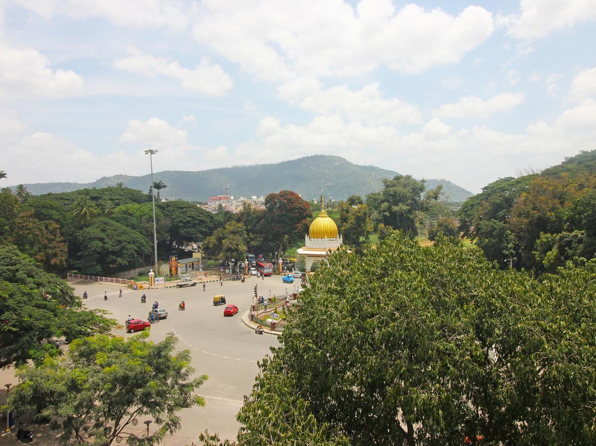 Hotel Mb International Palace Side Mysore Ngoại thất bức ảnh
