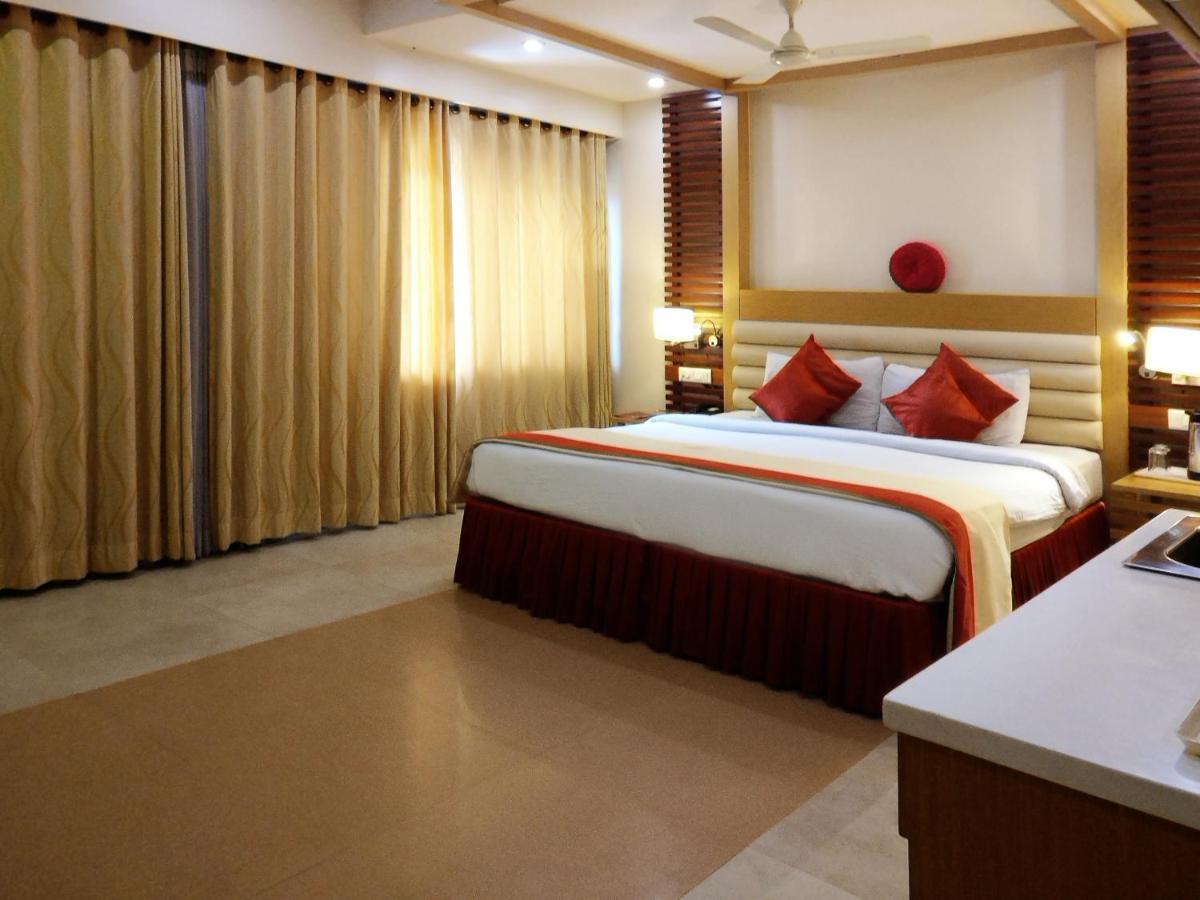 Hotel Mb International Palace Side Mysore Ngoại thất bức ảnh