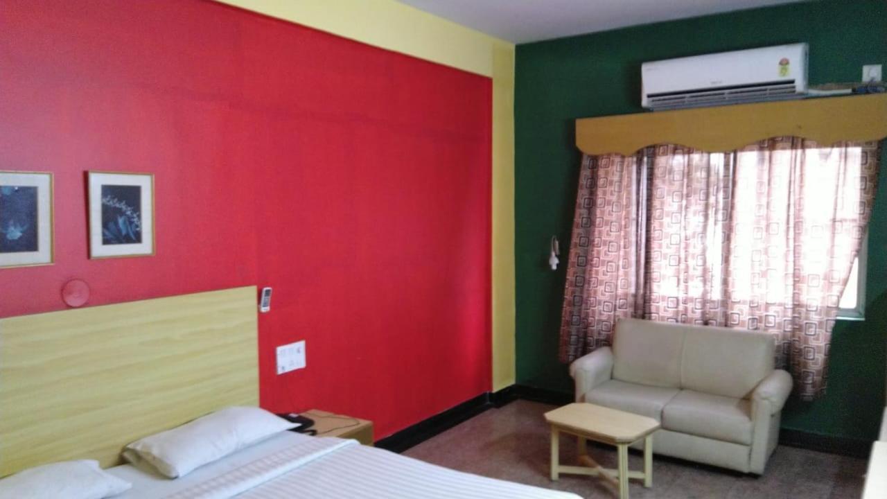 Hotel Mb International Palace Side Mysore Ngoại thất bức ảnh